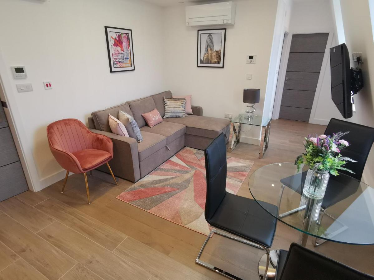 City Prime Apartments Londra Dış mekan fotoğraf A living room in a serviced apartment in London