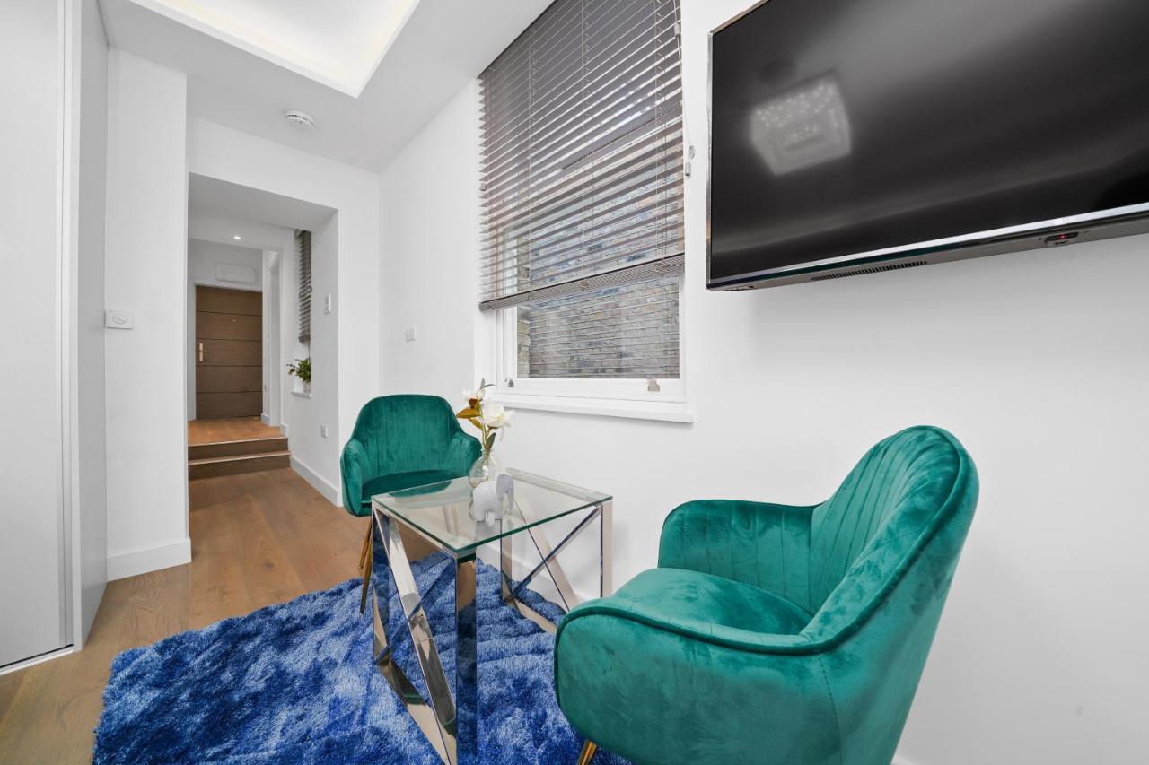 City Prime Apartments Londra Dış mekan fotoğraf A staged photo of a living room
