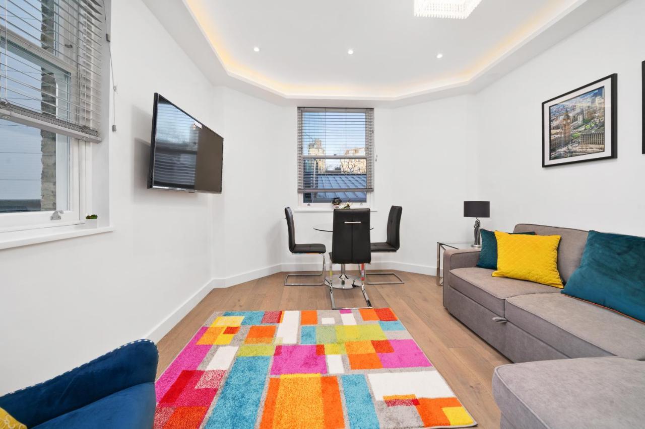 City Prime Apartments Londra Dış mekan fotoğraf A living room in a serviced apartment in London
