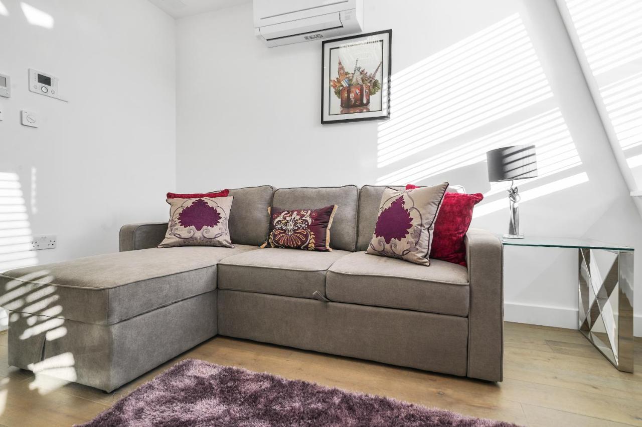 City Prime Apartments Londra Dış mekan fotoğraf A sofa bed